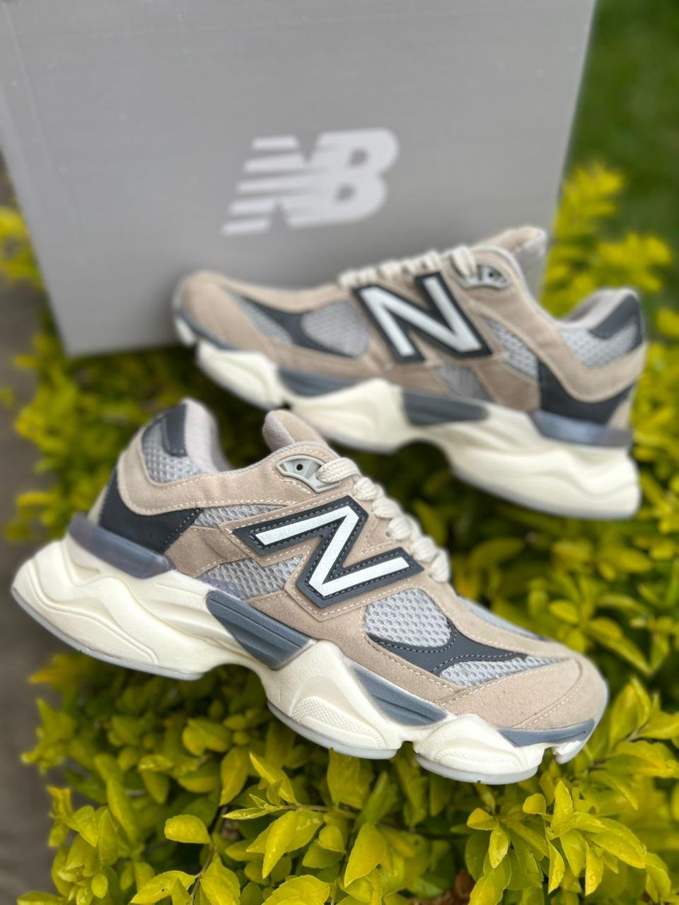 New Balance 9060 Beige Gris
